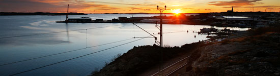 Järnväg i solnedgång. Foto: Kasper Dudzik