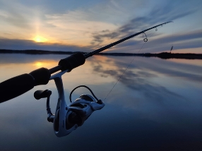Sportfiske i solnedgång, foto: Patrik Graf.