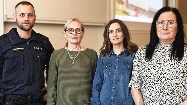Områdespolis Christoffer Karlsson, professor Anette Bolin, behandlingssekreterare Louise Andersson och Tina Albertsson från Familjehuset