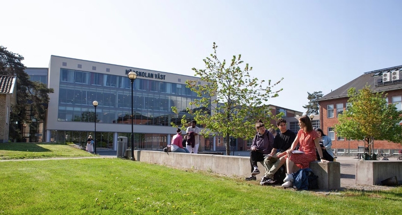Studenter på campus