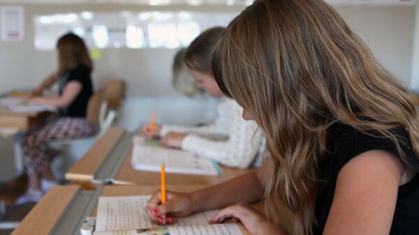 Elever i klassrum