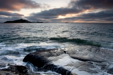 Hav och himmel med moln och sol. Foto: Martin Fransson.