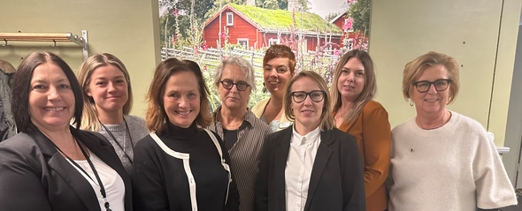 Medarbetare på Länsstyrelsen tillsammans med Barnombudsman Juno Blom