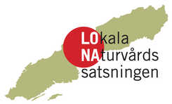 Karta över Sverige med texten "Lokala Natuvårdssatsningen" i en röd cirkel.