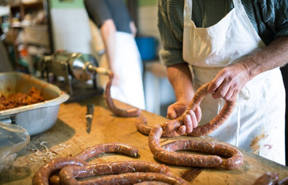 Närbild på korvstoppning