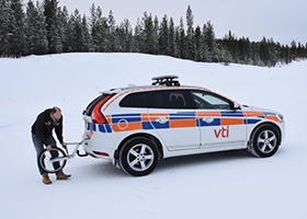 VTI’s research leader Mattias Hjort on the test track in northern Finland. Photo: VTI