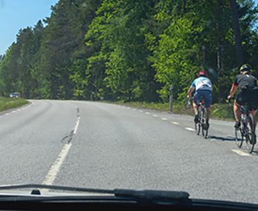 Cyklister på landsväg. Foto: Sten-Åke Stenberg / Mostphotos.com