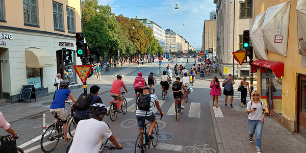 Tätt flöde av cyklister på Götgatan, Stockholm. Foto: Johan Egeskog