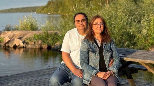 Sjuksköterskan Zahra Kazemipour med familj får ny asylprövning